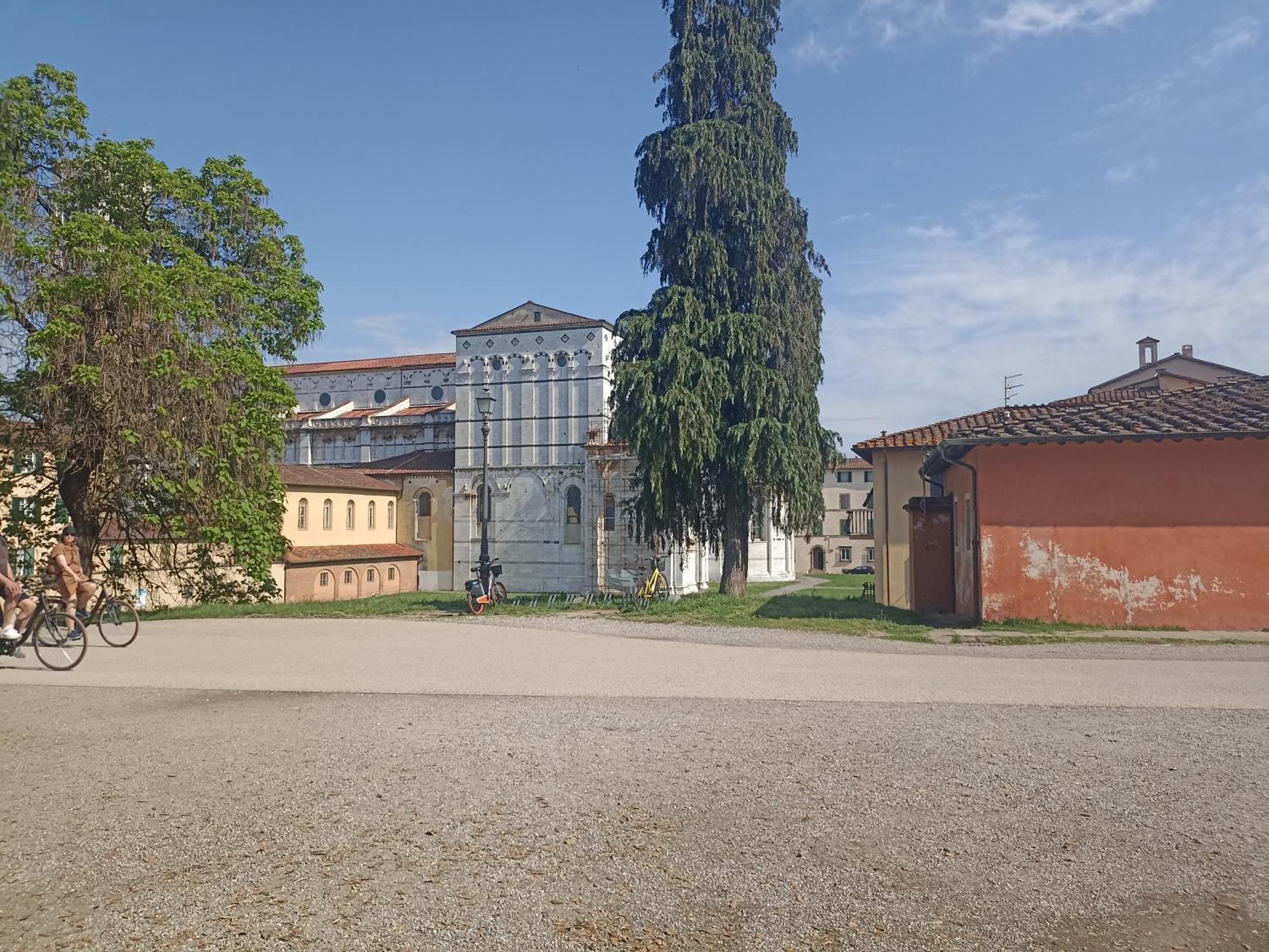 הוילה Gem In The City Center Of Lucca With Air Conditioning - Exclusive Ground Floor House Inside The Walls Close To Botanical Garden And Piazza San Martino מראה חיצוני תמונה