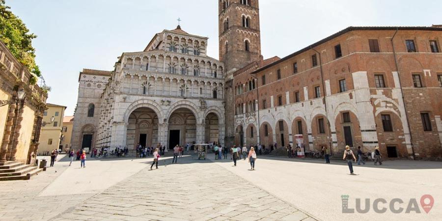 הוילה Gem In The City Center Of Lucca With Air Conditioning - Exclusive Ground Floor House Inside The Walls Close To Botanical Garden And Piazza San Martino מראה חיצוני תמונה