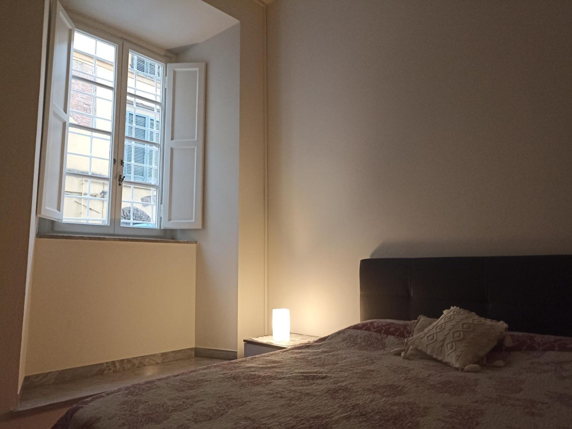 הוילה Gem In The City Center Of Lucca With Air Conditioning - Exclusive Ground Floor House Inside The Walls Close To Botanical Garden And Piazza San Martino מראה חיצוני תמונה