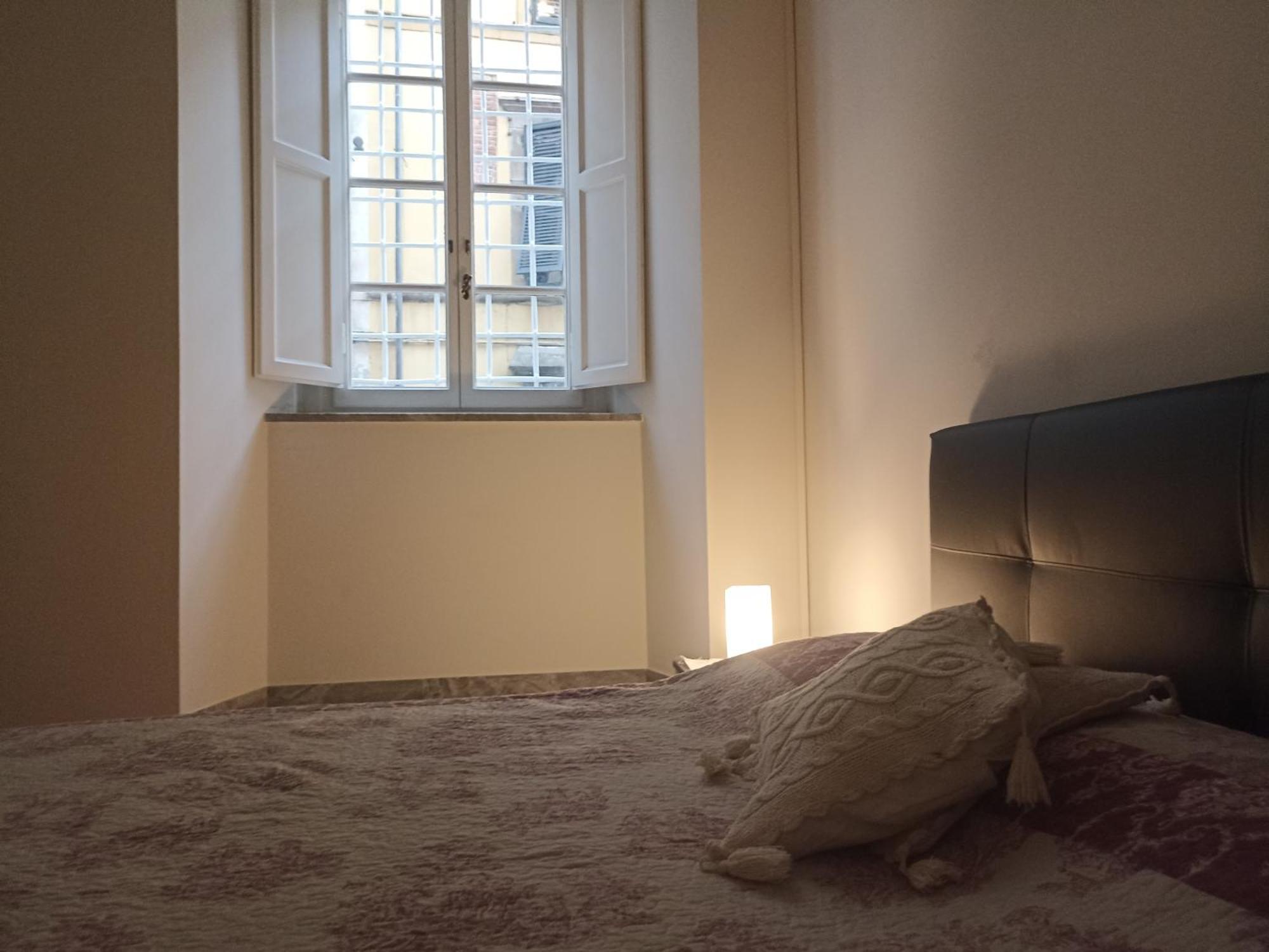 הוילה Gem In The City Center Of Lucca With Air Conditioning - Exclusive Ground Floor House Inside The Walls Close To Botanical Garden And Piazza San Martino מראה חיצוני תמונה